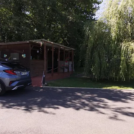 Au Petit Pedegouaty Couette-café