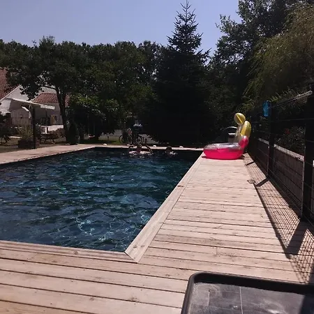 Bed & Breakfast Au Petit Pedegouaty 3*