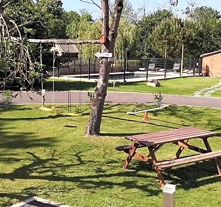 לינה וארוחת בוקר Au Petit Pedegouaty Heugas