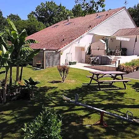 Bed and breakfast Au Petit Pedegouaty 3*