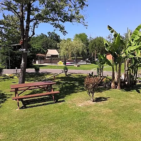 Bed and breakfast Au Petit Pedegouaty