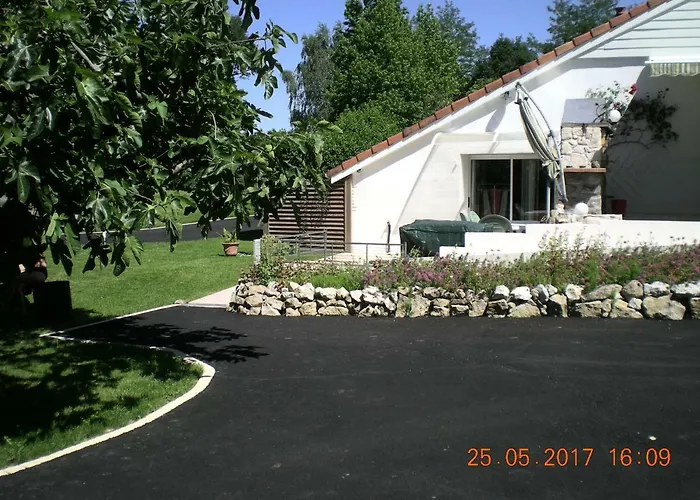Bed and Breakfast Au Petit Pedegouaty